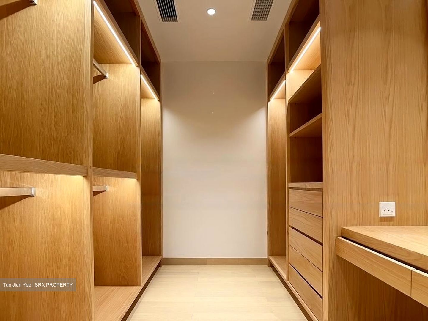 The Colonnade (D10), Condominium #602750711